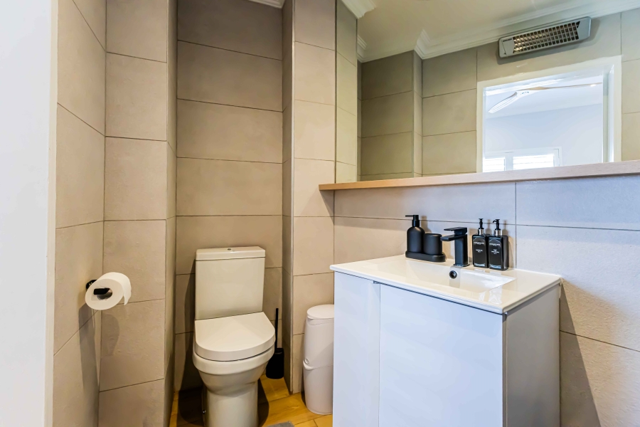 4 Bedroom Property for Sale in Sea Point Western Cape